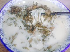 雪菜肉丝面-雪琴面馆富安特色鱼汤面(城中花园店)