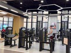 -跃动游泳健身俱乐部(新华传媒店)