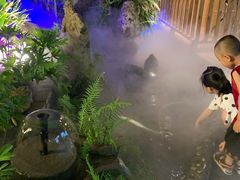 -茅草房·河畔园林火锅