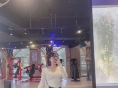 -lululemon(上海浦东IFC店)