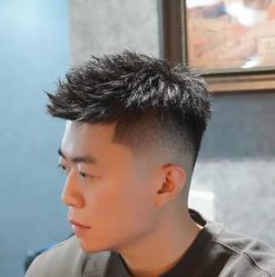 -朗峰专业美发沙龙