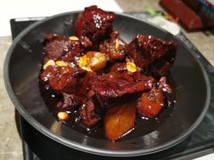 牛腩地三鲜-港丽餐厅