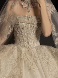 -艾米丽婚纱礼服