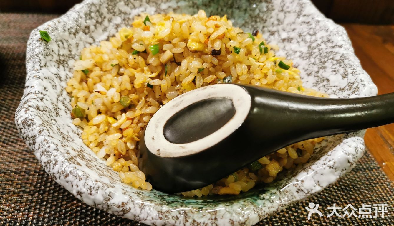 半夜食堂，城市の光