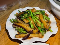 茄子豆角-黄记四更烤乳猪店