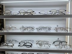 -美式眼镜·授权蔡司.依视路.尼康.豪雅.明月(南翔印象城店)