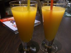 芒果汁橙汁-钟书阁(松江泰晤士小镇店)