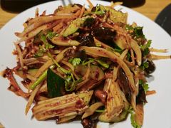 -枣玛露炭火烤肉脊骨锅