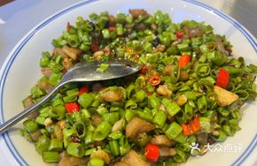 Stir-fried Hollow Stem Vegetable with Pork Fat