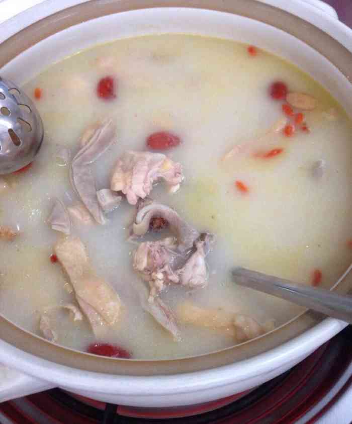 淼福猪肚鸡(厚街兴隆店)-"这一家店是在66广场对面呢,到了晚上八九.