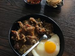 烤牛肉盖饭-HONGA HONGA雄家(曹路店)