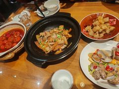 -泉畔人家·老济南经典鲁菜(大明湖店)