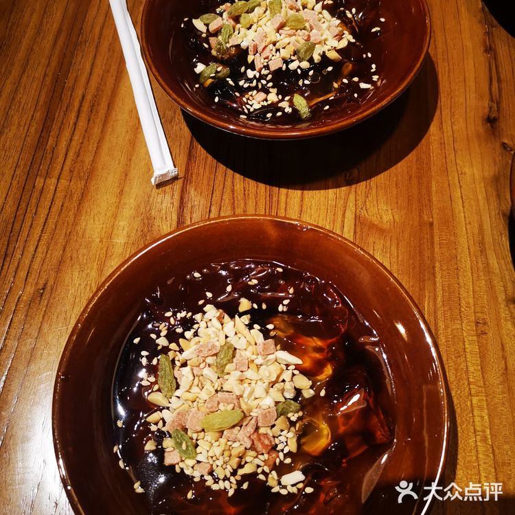 这是我见过最满意的一个小酒馆了外面门头不大