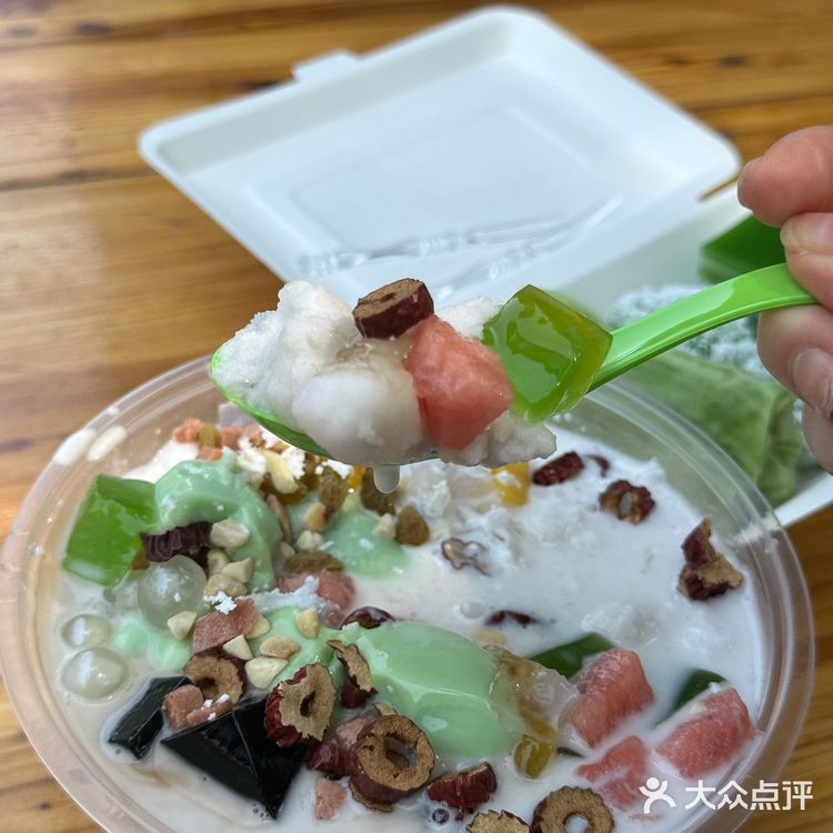 湖南大学生们真会吃啊！跟着吃准没错