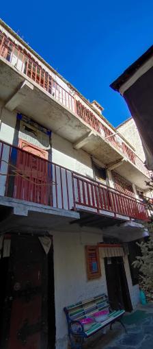 北方三帖主殿protectors-"沿小昭寺路向南走,便可到达北方三佑怙殿.