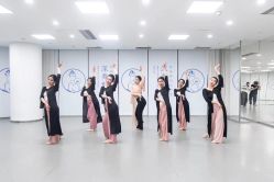 -深舞形体民族舞蹈工作室