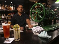 -Long Bar(莱佛士酒店)