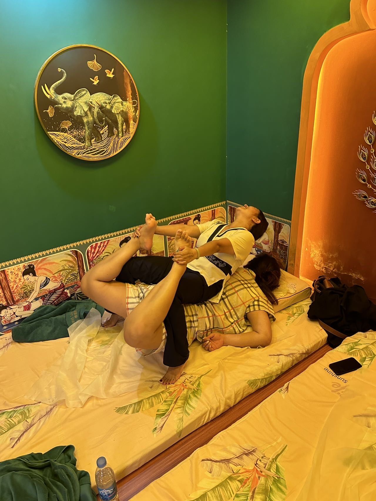 尝试过一次泰式按摩,就停不下来
