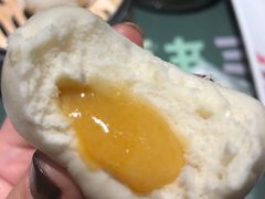 蛋黄流沙包-蟹蟹潮汕砂锅粥(食八方美食城店)