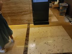 -大中华希尔顿酒店-念自助餐·嗨啤·小龙虾