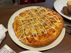 金枪鱼匹披萨配蛋黄酱-萨莉亚意式餐厅(杭州滨江天街店)