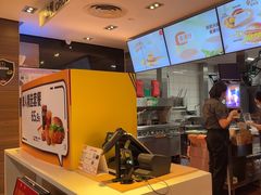 -麦当劳(汉口火车站候车室店)