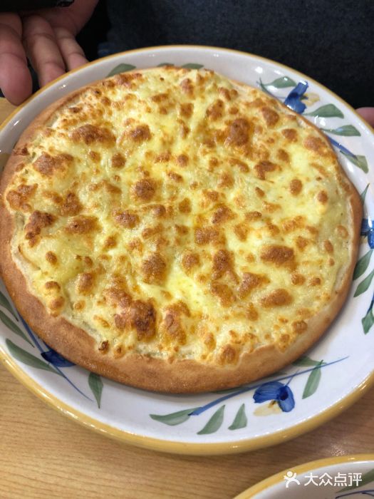 萨莉亚意式餐厅(南京环亚凯瑟琳广场店)榴莲披萨图片