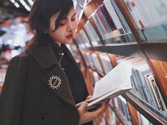 -钟书阁(珍园店)