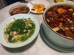 -渝信川菜 · 川味家常菜(财富购物中心店)
