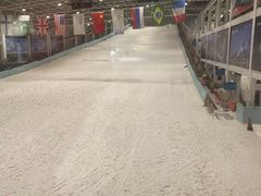 -乔波室内滑雪场