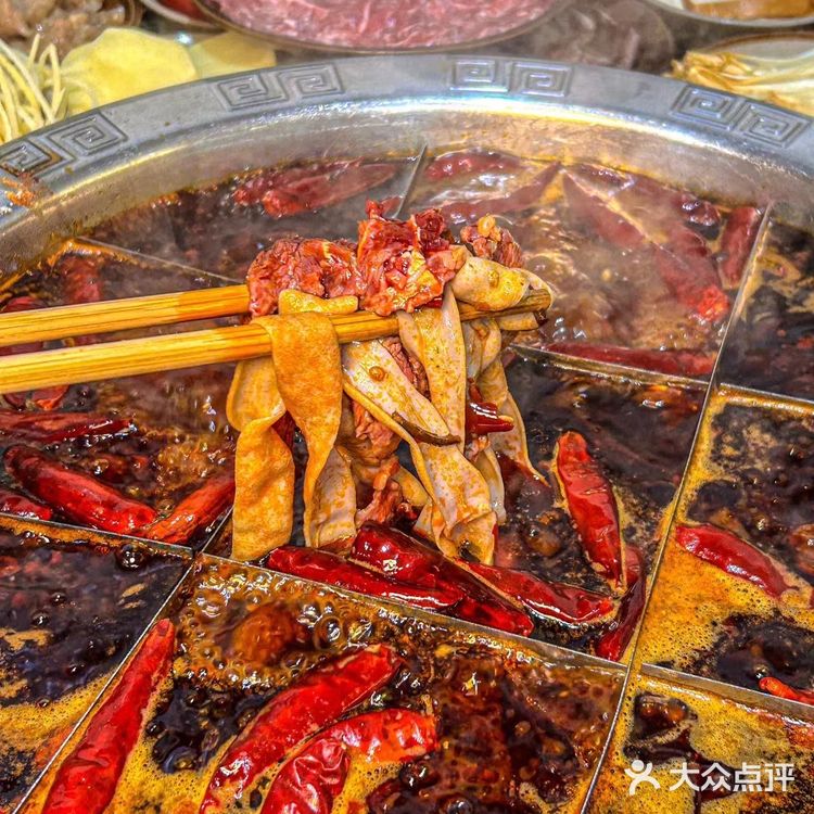 本地人扎堆吃的社区老火锅味道尊嘟太好吃啦！！！