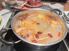 -尚尚仙·酸汤猪手·猪肚鸡火锅(华联万柳购物中心店)