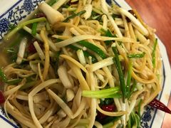 金针菇-东北四季饺子王(华山路店)