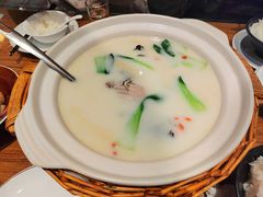 -泉畔人家·老济南经典鲁菜(大明湖店)