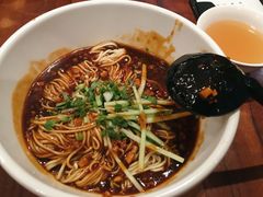 四川担担面-翡翠拉面小笼包(岭南新天地店)