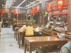 大堂-张氏宽窄巷成都名小吃(王府井二店)