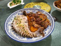 -梓檚中餐厅湖北菜小龙虾武昌鱼排骨藕汤(黄鹤楼店)