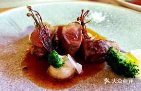 South American Filet Mignon with Broccoli