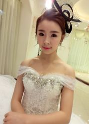 -艾米丽婚纱礼服