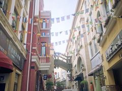 -鲁邦国际风情街(麦世达韩国精品百货店)