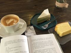 -彳亍咖啡·这里(水湾路店)