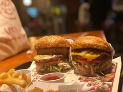 -The Habit Burger Grill 哈比特汉堡(复兴soho店)