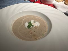 奶油汤-弦月窗LUNETTE BY AMANDA(复兴路店)