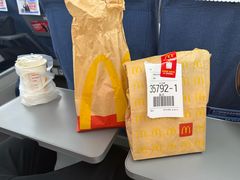 -麦当劳(上海虹桥站30B检票口楼上)