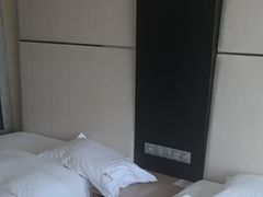 -上海虹桥西郊假日酒店