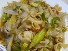 葱爆螺片-富临港·蒸汽海鲜·手抓海鲜·炒菜(栈桥店)