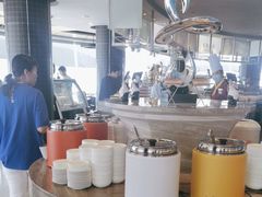 -宝利来国际大酒店-凤凰阁旋转餐厅