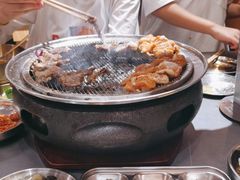 -围炉肉舍•炭烤活鳗•丹东海鲜烤肉(步行街店)