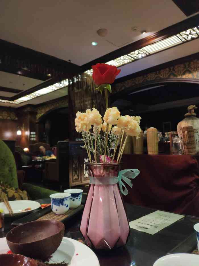十里洋场音乐餐厅-"环境不错,就是菜量有点小,价格还能接受.