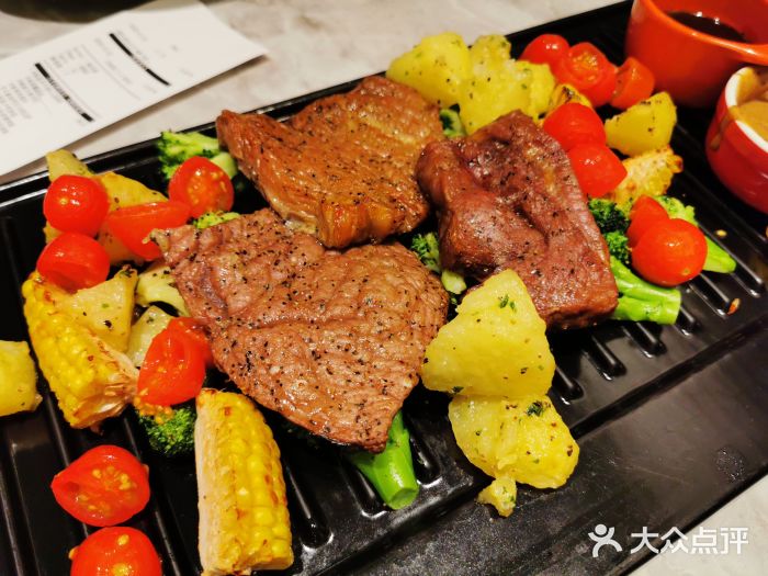 必胜客(城西银泰店)超牛联盟牛排拼盘图片